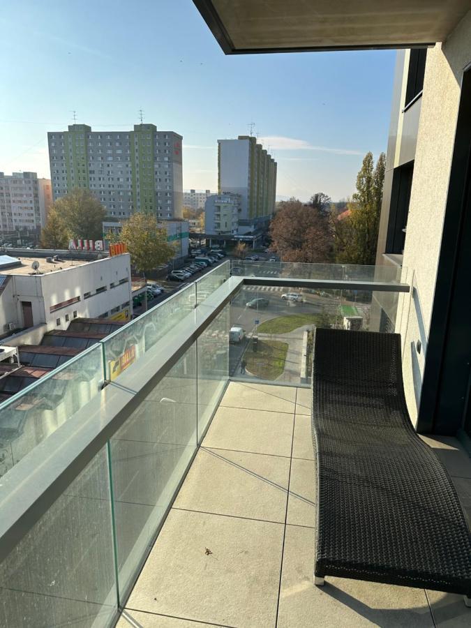 ברטיסלאבה Ein Park Apartment With Free Parking מראה חיצוני תמונה