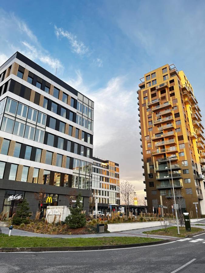ברטיסלאבה Ein Park Apartment With Free Parking מראה חיצוני תמונה