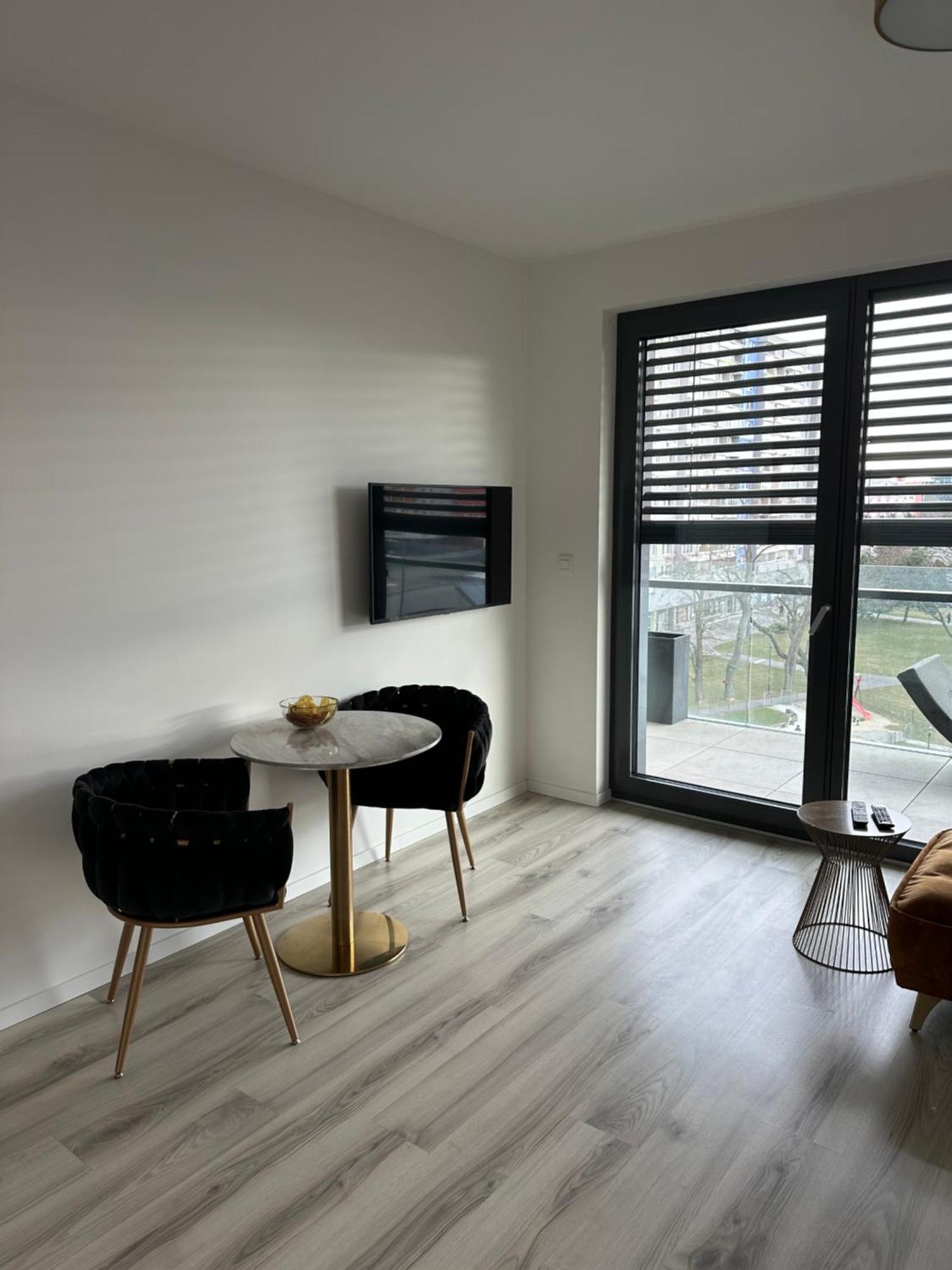 ברטיסלאבה Ein Park Apartment With Free Parking מראה חיצוני תמונה