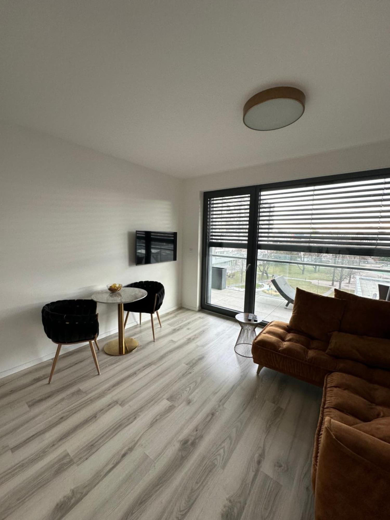 ברטיסלאבה Ein Park Apartment With Free Parking מראה חיצוני תמונה